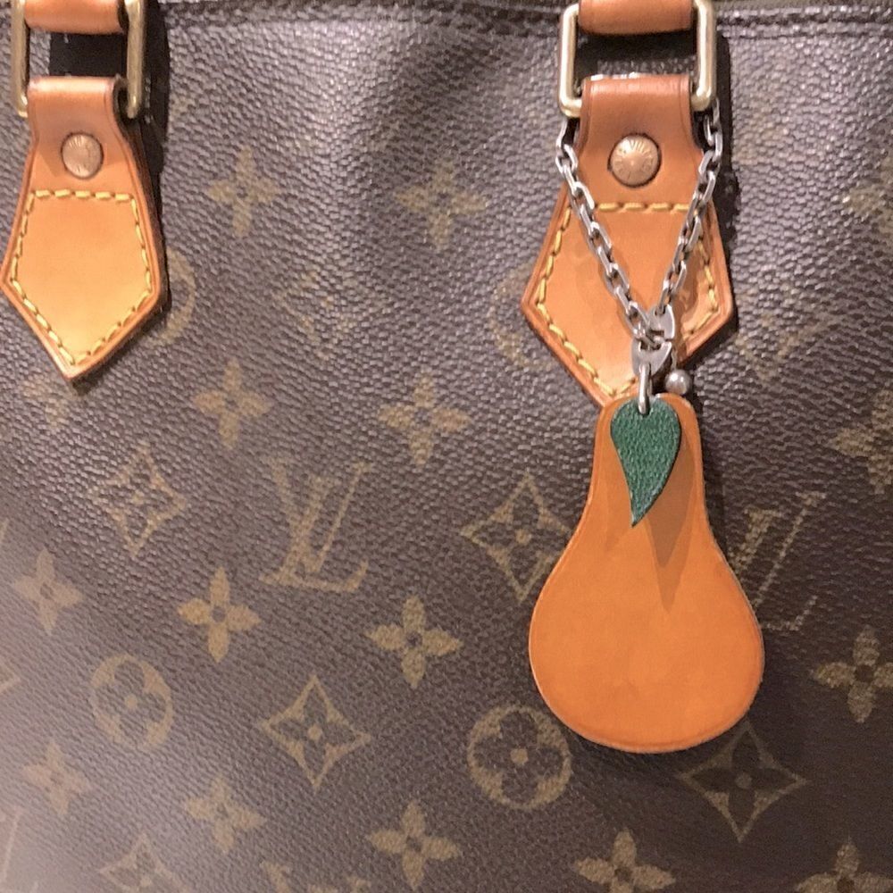 Authentic HERMÈS Pear leather bag charm 🍐